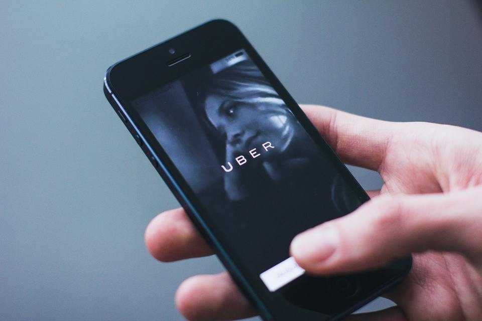2018年の世界経済を動かす3つのキーワード、Uber・Airbnb流「ディスラプターの必勝法」