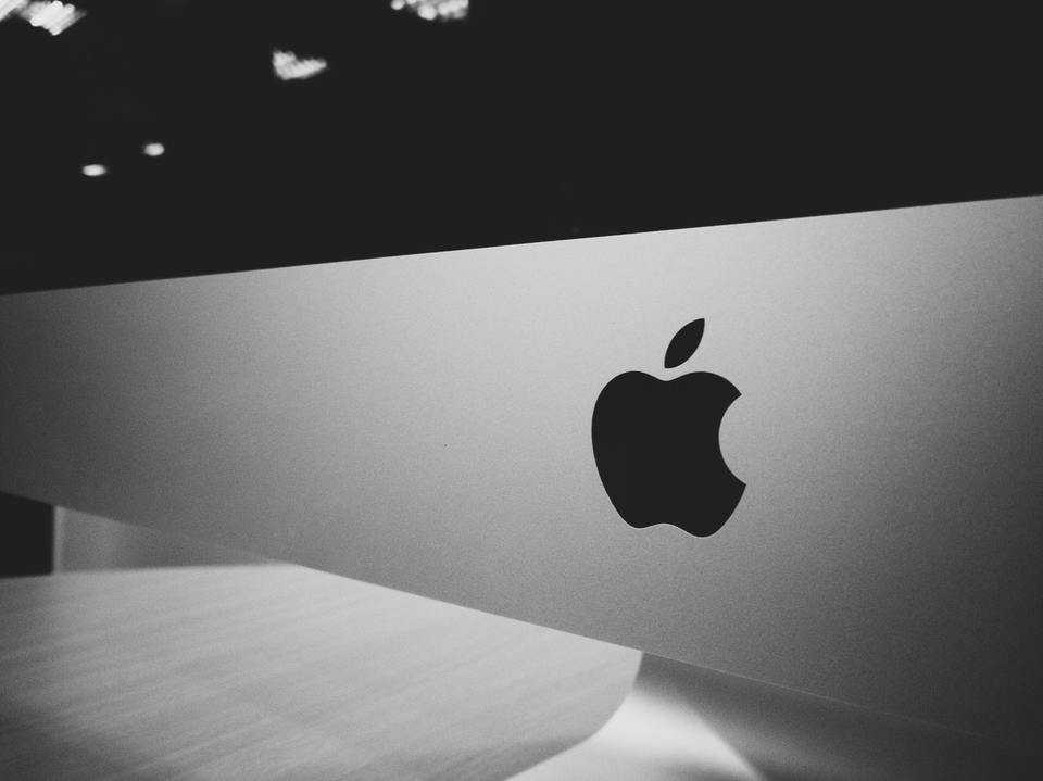 アップル「iPhone X新型チップ」がインテルを破壊する|最新CPU設計はソフトバンク傘下ARM
