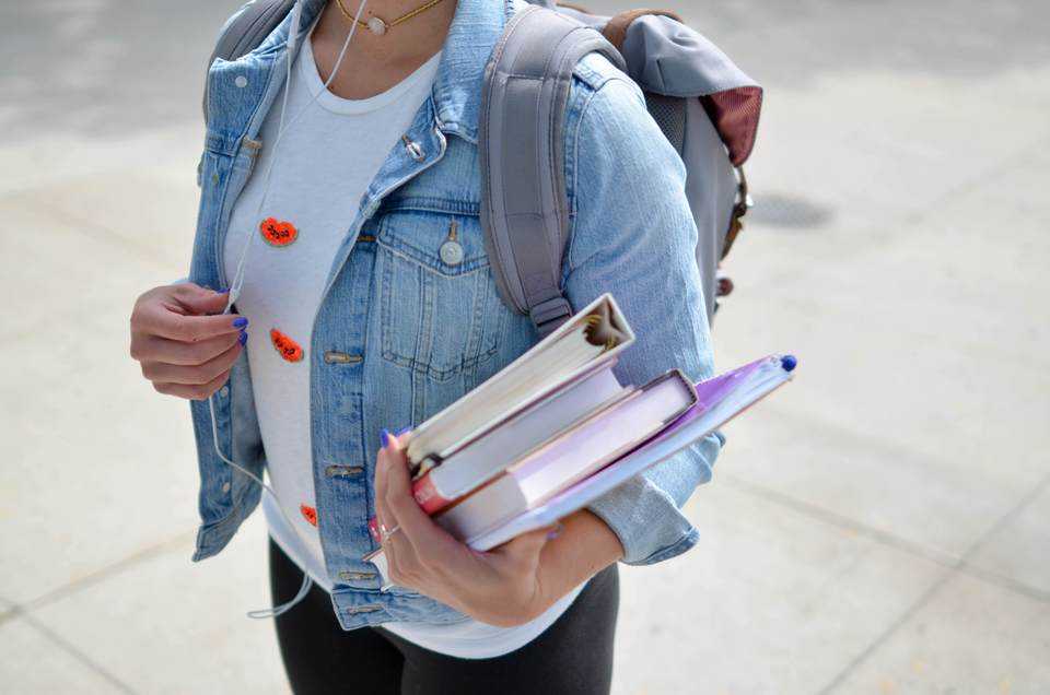 上司は部下に「コミュニケーション力」をもっとも学ばせたい リカレント教育は社外頼みな一面も
